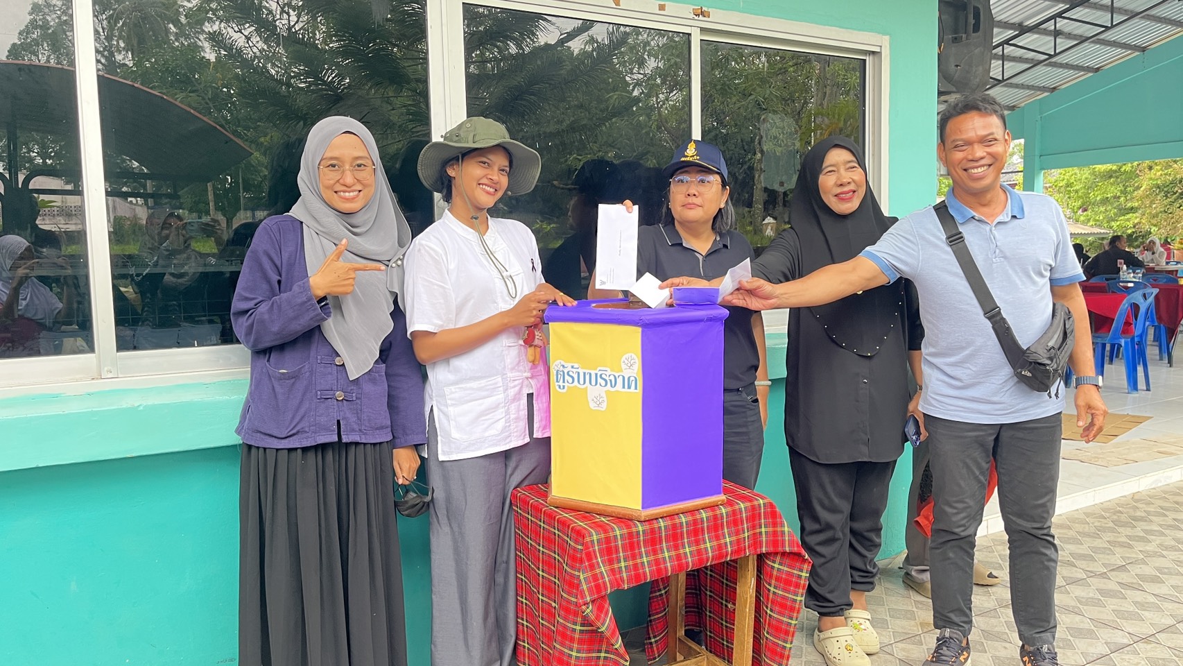    🏝️พช.เกาะยาวร่วมสมทบทุน งานเลี้ยงน้ำชา และโรตี ของโรงเรียนเกาะยาว "ธารน้ำใจสู่การศึกษา พัฒนาเด็กเกาะยาว" 